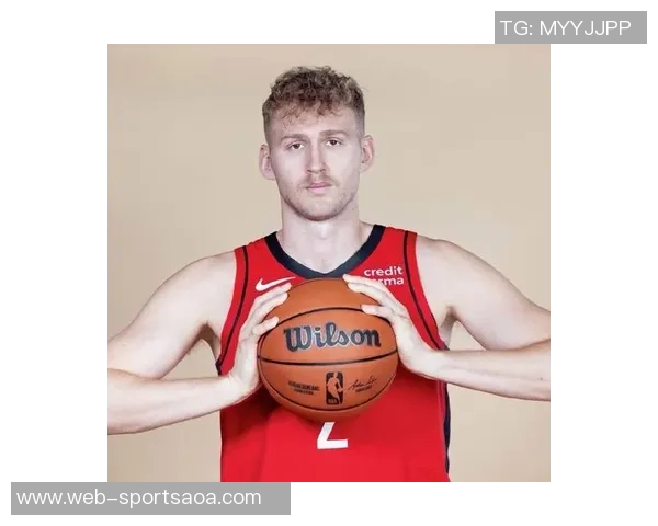 弗菲表现出色6投3中贡献12分3篮板1助攻1盖帽展现实力