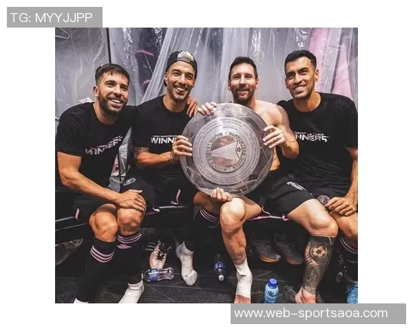 梅西分享与奖杯合影感慨迈阿密赛季的辉煌成就与难忘回忆