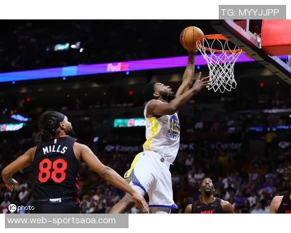 维金斯最后时刻发力16投9中三分球表现出色砍下22分4篮板3助攻半场独得15分